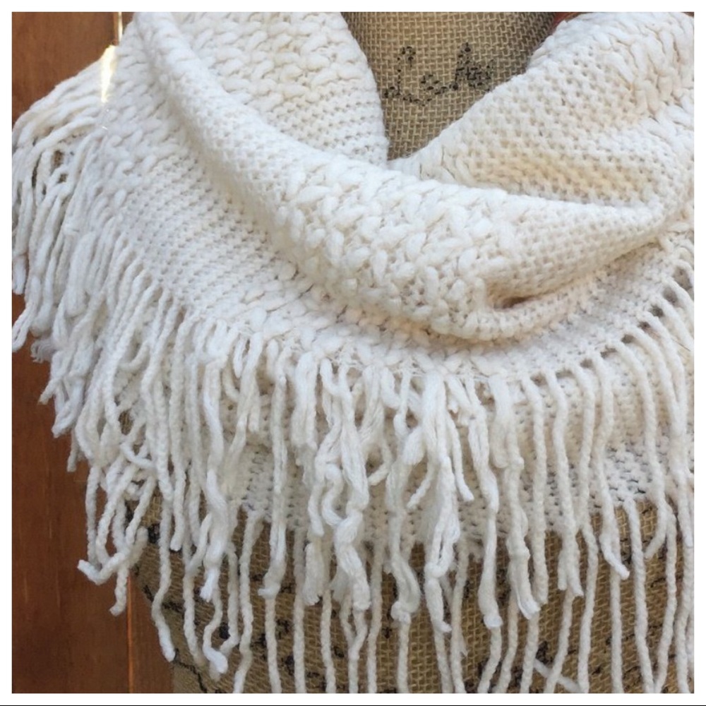 Paris fringe style infinity scarf - Picture 7 of 7